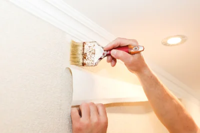 Pose de papier peint aux Portes du Coglais — revêtements muraux et toiles de verre